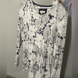 Blue and white longe sleeve shirt with hood